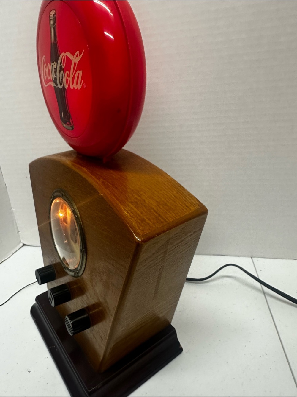 Coca Cola Red and Wood-Tone Tabletop Radio Accent Read Description - Picture 10 of 10